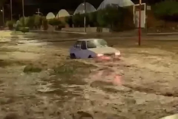 Fuerte tormenta y caída de granizo alteraron el fin de semana