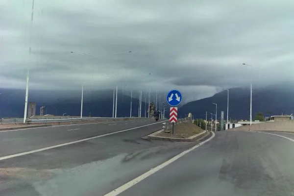 La Capital registró lluvias y un marcado descenso de temperatura para este domingo
