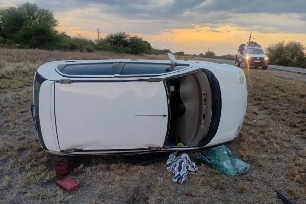 Un herido tras un vuelco en Ruta 38