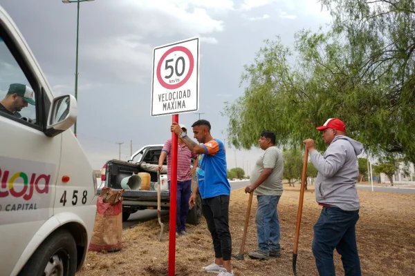 El municipio colocó señalización vial en la capital