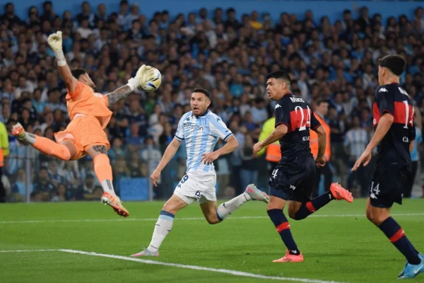 Racing eliminó a Tigre por penales y quedaron definidos los cruces de semifinales del Torneo Clausura