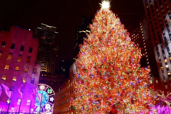 Así fue el encendido del Árbol de Navidad de Rockefeller en Nueva York