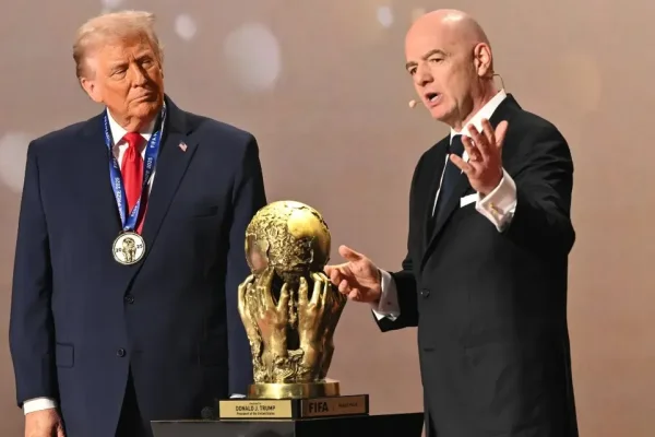 Donald Trump fue galardonado con el primer premio FIFA de la Paz