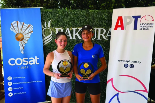 Aguirre Ramos arrolla en Paraguay: campeona en dobles y finalista en singles
