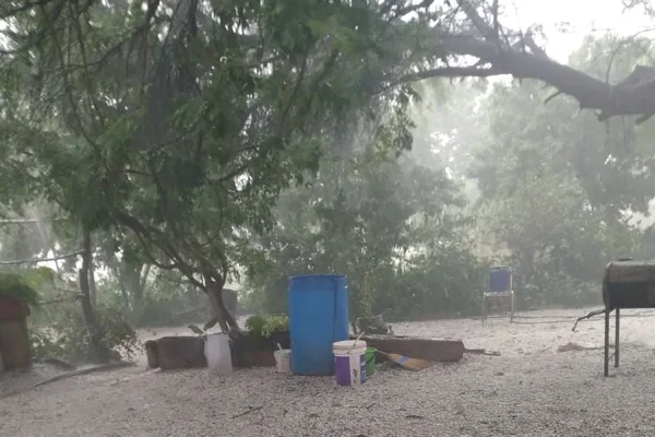 La lluvia y el granizo sorprendió a Las Peñas