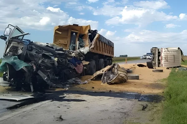 Murieron un camionero y un funcionario de Seguridad en siniestros viales