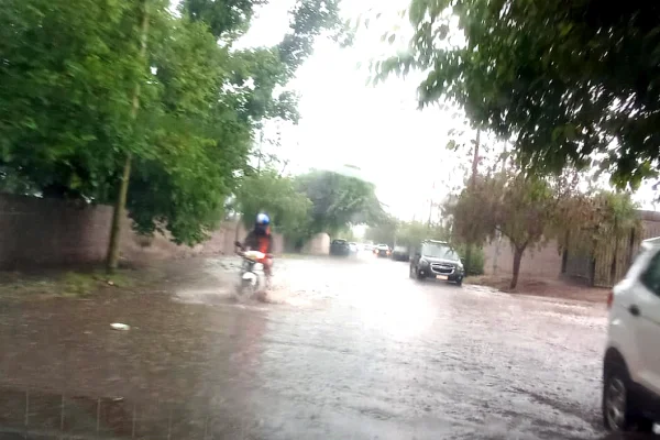 Llovió y trajo alivio en la capital
