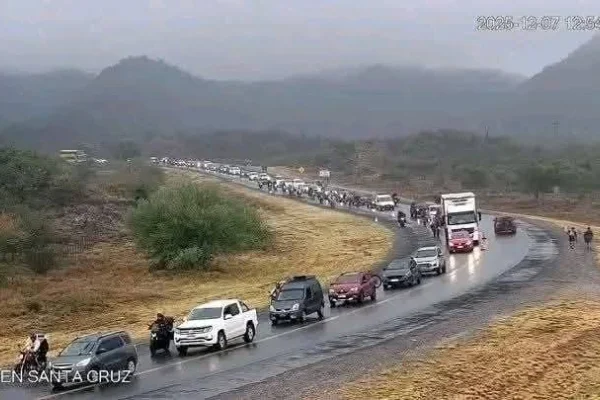 Peregrinos y fieles riojanos visitan a la Virgen del Valle