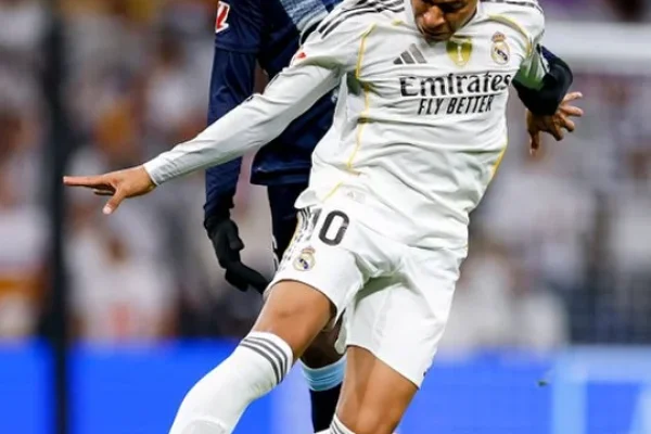 Real Madrid cayó ante Celta de Vigo y Barcelona se aleja en la cima de La Liga