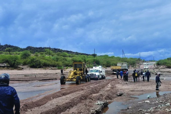 El Gobierno activó operativos en distintos puntos de la provincia tras la fuerte tormenta