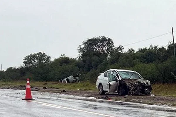Tragedia en la Ruta 60: dos muertos y heridos tras un choque cerca de Deán Funes