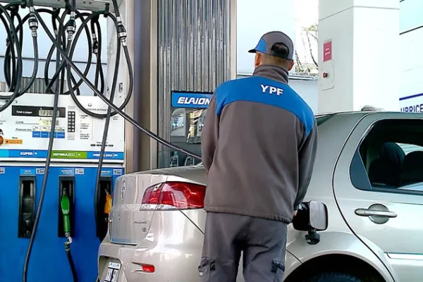 La nafta súper volvió a aumentar y ya supera los $1.700 por litro