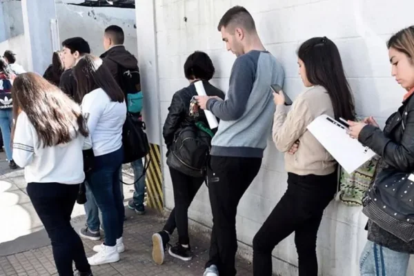 Crisis salarial: 7 de cada 10 trabajadores no cubren la canasta básica