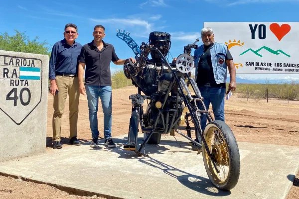 En Alpasinche se inauguró el Hito Kilómetro 4000 en Ruta 40