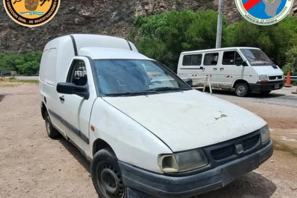 Investigaciones secuestró una camioneta en un puesto caminero