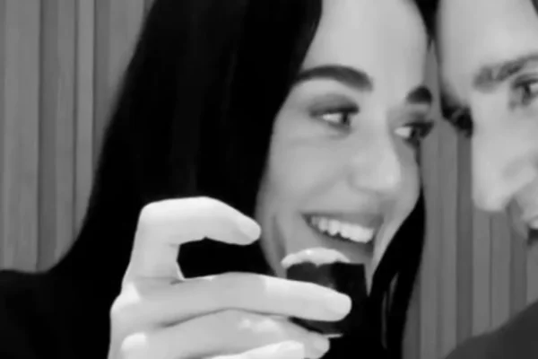 Katy Perry y el ex primer ministro de Canadá oficializaron su relación en redes sociales con románticas fotos en Japón