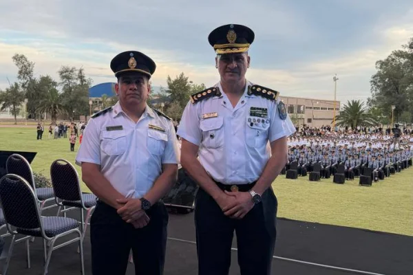Policia de la Rioja presente en los egresos de nuevos oficiales en Santiago del Estero