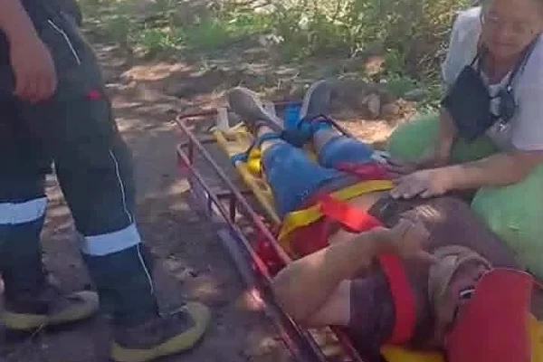 Rescataron a una mujer que se descompensó en El Muro