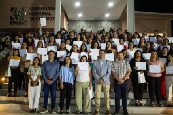 Entregan 84 certificaciones del Centro Universitario de Oficios