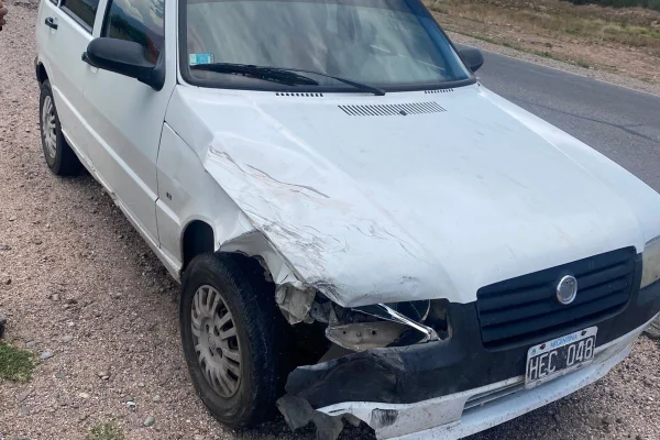 Cayó un contenedor desde una camioneta y produjo una choque en cadena