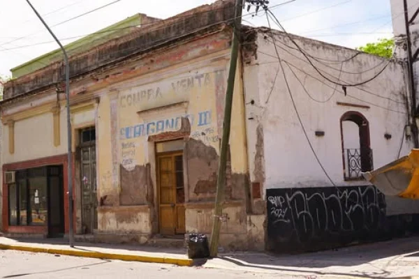 Demolieron casona por riesgo de derrumbe