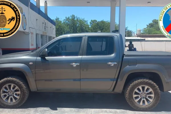 Detectaron una camioneta involucrada en una presunta estafa y la secuestraron