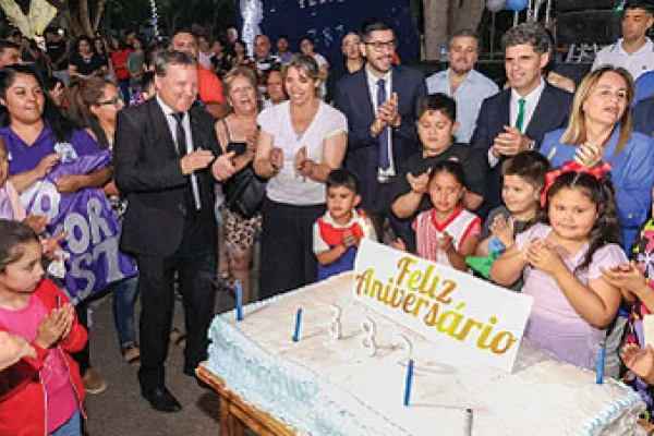Municipio entregó subsidios en el aniversario de Malligasta