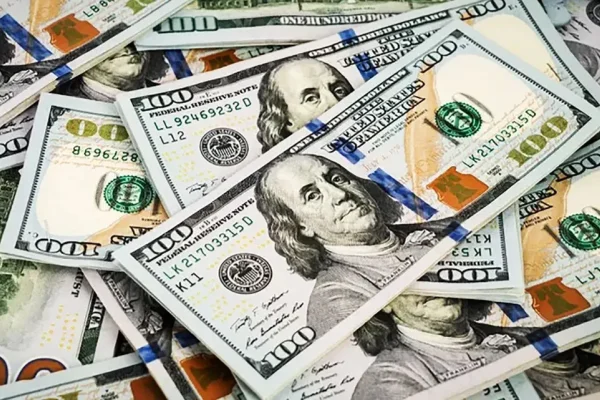 Le transfirieron más de 3 millones de dólares por error y los devolvió