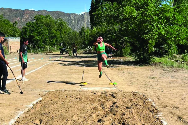 Atletismo de Famatina: El Torneo de Saltos coronó sus campeones