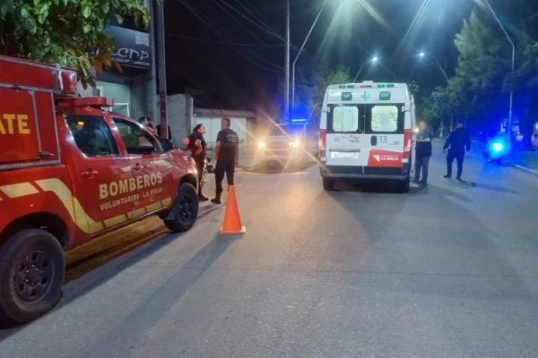 Una menor resultó herida al quedar su pie atrapado en la rueda de una moto