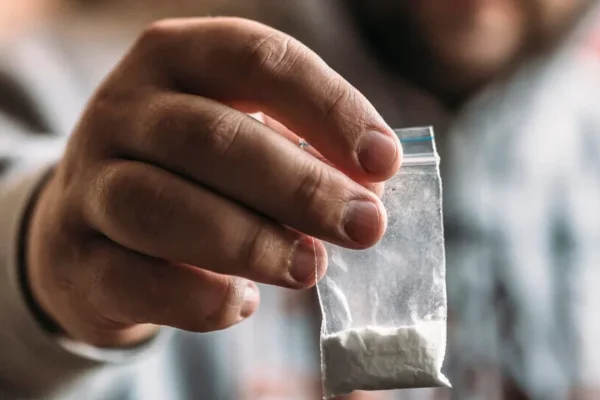 Alerta por posible cocaína adulterada en La Pampa: investigan dos muertes en Neuquén
