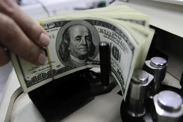 El dolar oficial cerró la semana en $1.475