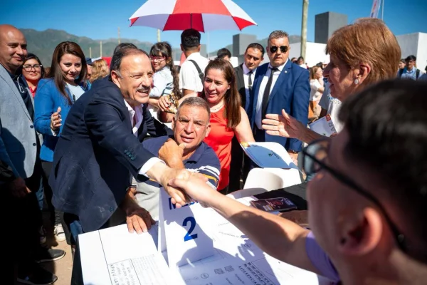 El Gobierno entregó 206 viviendas en Capital