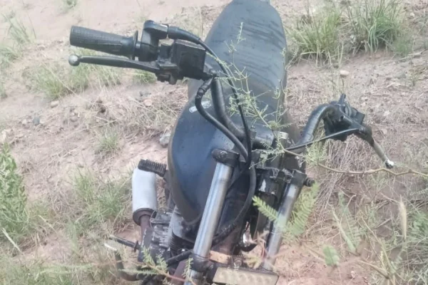 Chepes: hallan una motocicleta abandonada en la zona norte