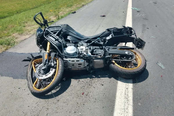 Padre e hija murieron al chocar su moto en la ruta 2