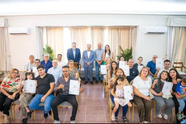 Adjudican viviendas a diez familias
