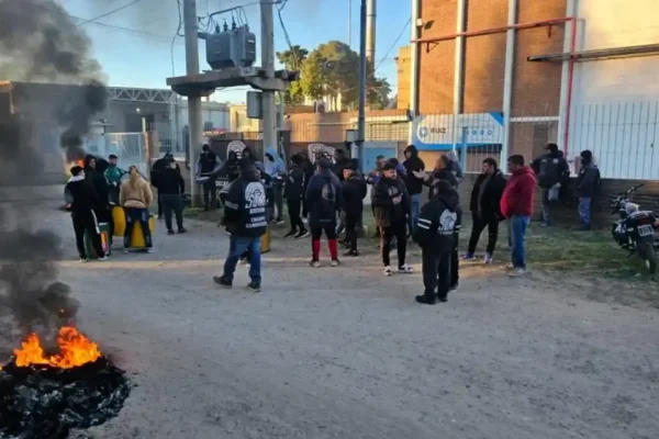 Córdoba: fábrica de neumáticos despidió a todo su personal y bajó las persianas
