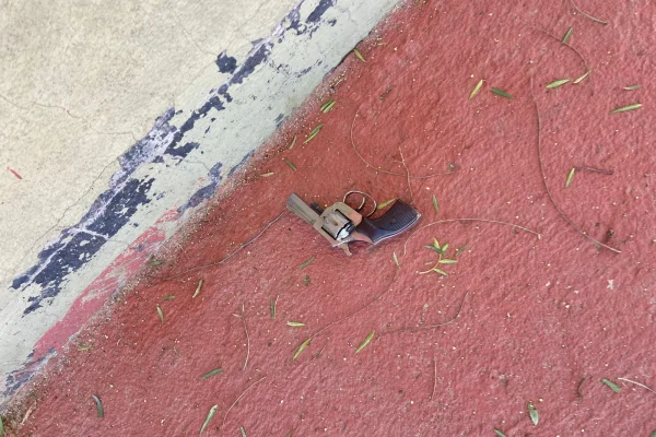 La Policía detuvo a una persona que circulaba armado
