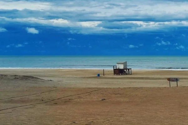 Impactante ritual en Mar de las Pampas: una mujer se cortó un dedo y lo arrojó al mar como ofrenda Umbanda