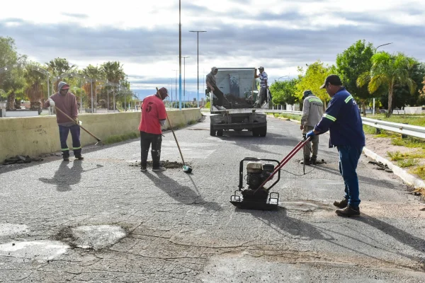 Bacheo en el ingreso de Aimogasta