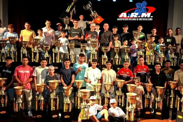 La dirigencia reconoció a los campeones del 