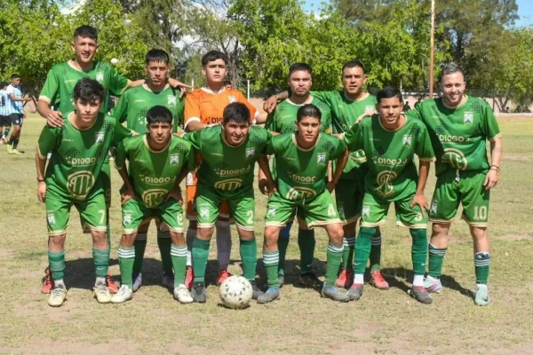 Ferro y Chacarita se enfrentan para definir el título en Aimogasta