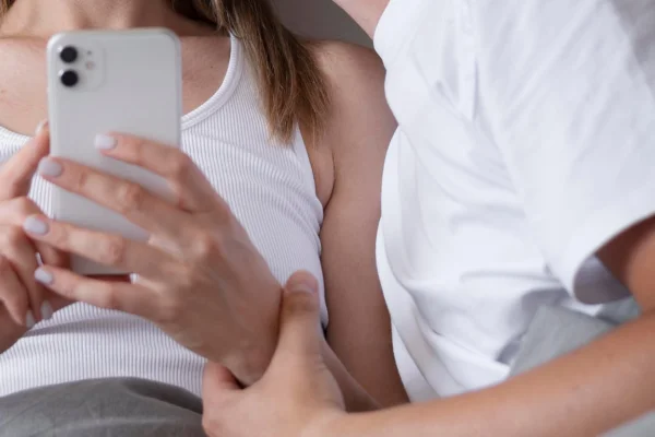 Descubrió que su esposa se prostituía y su mundo se vino abajo: el drama oculto detrás de un matrimonio