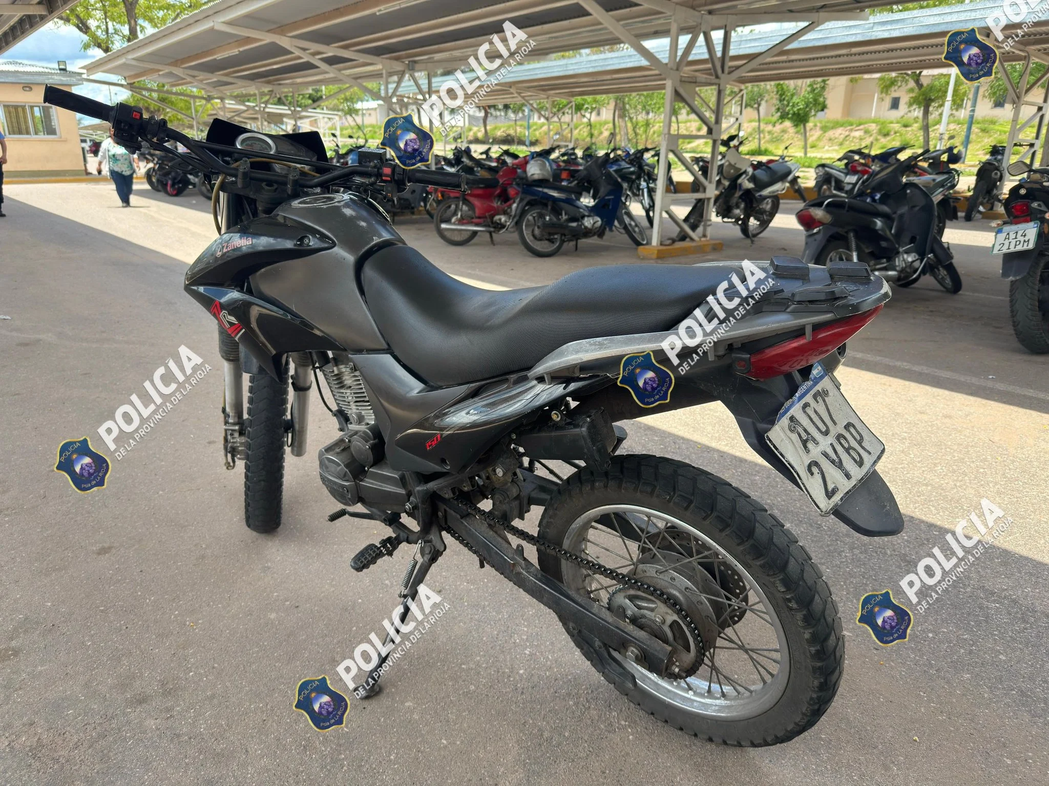 Intento robar una moto en el hospital Vera Barros y termino preso