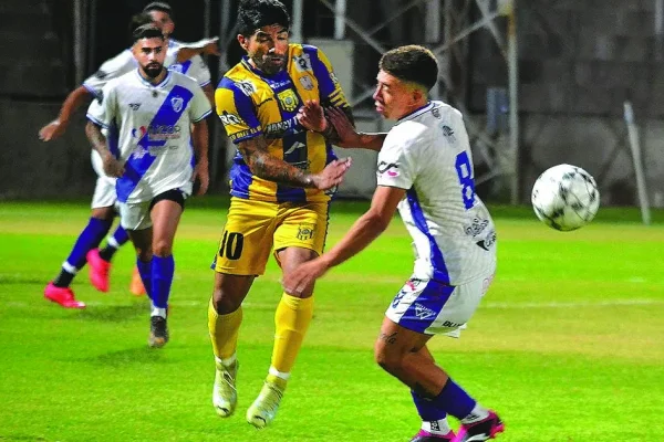 Fútbol: Tres jugadores de Defensores se perderán la serie ante General Paz Juniors