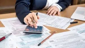 Alquileres, transporte, prepagas y servicios: todos los aumentos que llegan con el nuevo año