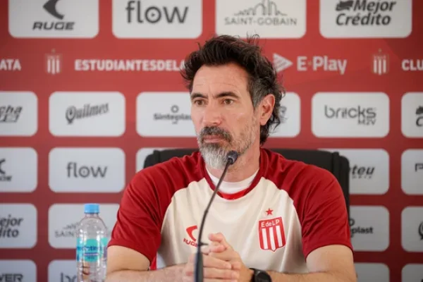 Eduardo Domínguez confirmó su continuidad en Estudiantes de La Plata
