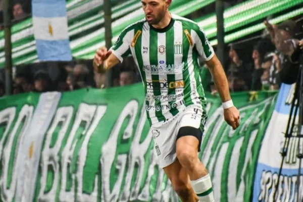 El máximo goleador argentino, el “Tanque” Zárate visitó a sus familiares en Desiderio Tello