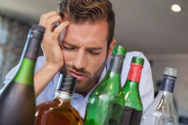 Lo que hay que hacer para evitar la resaca después de los festejos