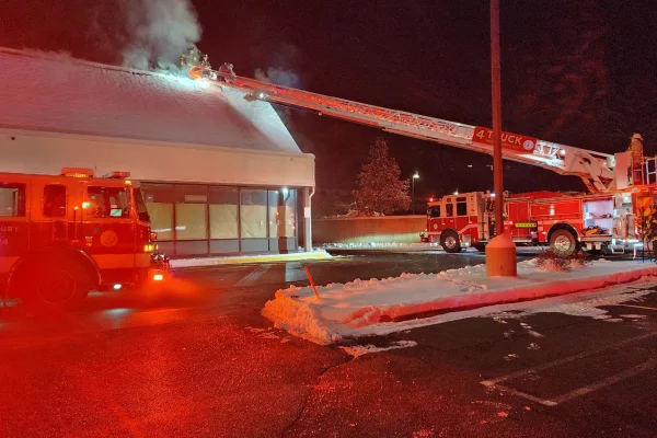 Incendio en bar en los Alpes suizos causa muertos y heridos en la celebración de Año Nuevo